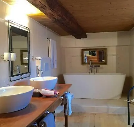 Les Quatre Saisons - Balcon Et Jardin 4* Val dʼIlliez