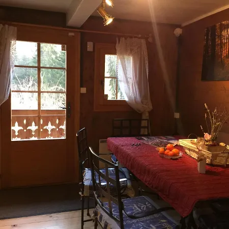 Les Quatre Saisons - Balcon Et Jardin בית הארחה