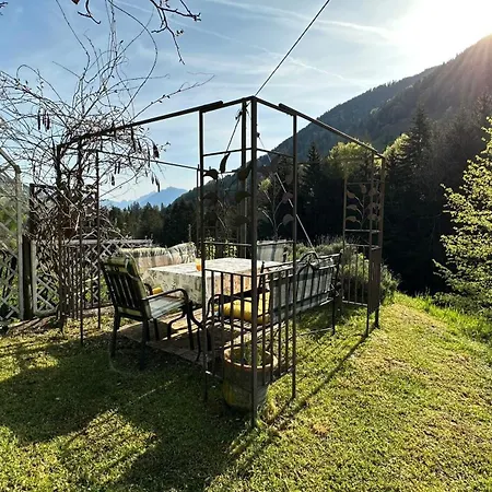 Les Quatre Saisons - Balcon Et Jardin Гостевой дом 4*
